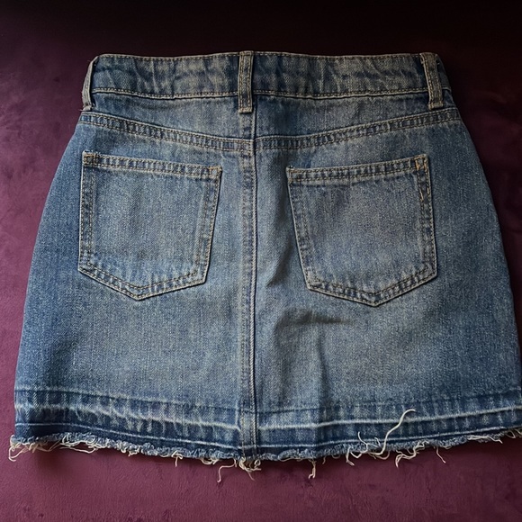 Forever 21 Girls - Denim Distressed Skirt - Size 7/8 With 5 Pockets - Picture 2 of 8